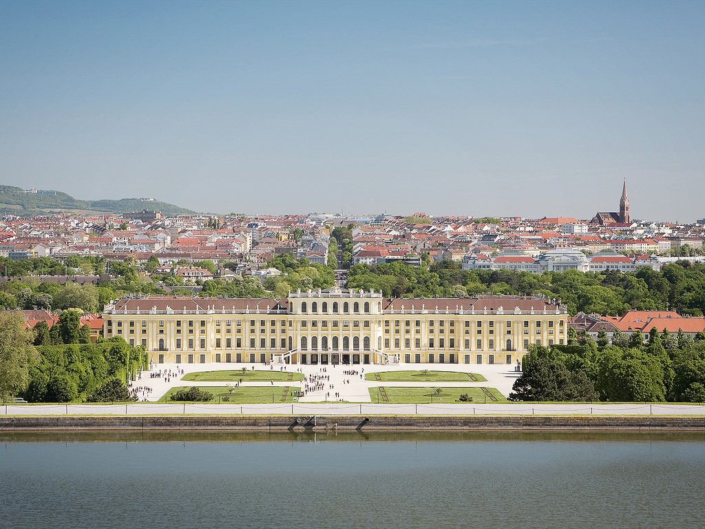 Städtetrip Wien mit Hund Schloss Schönbrunn Titelbild
